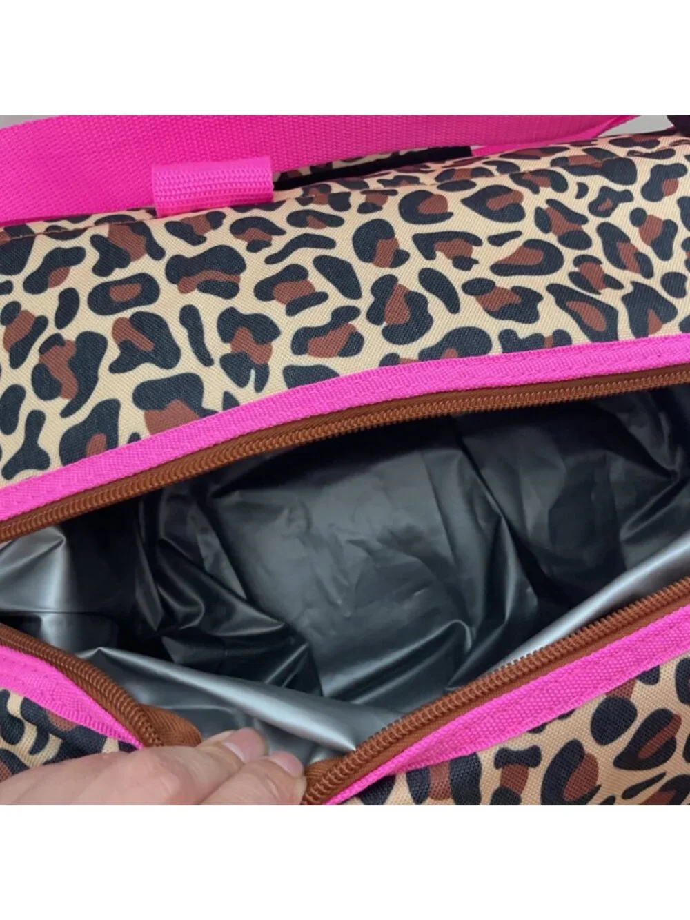 Buc-ees Leopard Print 24-Can Cooler Bag With Pink Handles Insulated Design Zippe - Picture 7 of 9